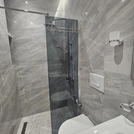 Geri's Golem (Tirana)