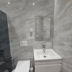 Geri's * Golem (Tirana)